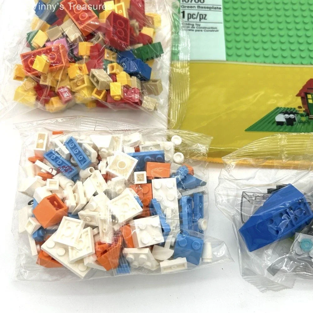 LEGO Classic Bricks Lot and 10700 Green Baseplate Building Toy